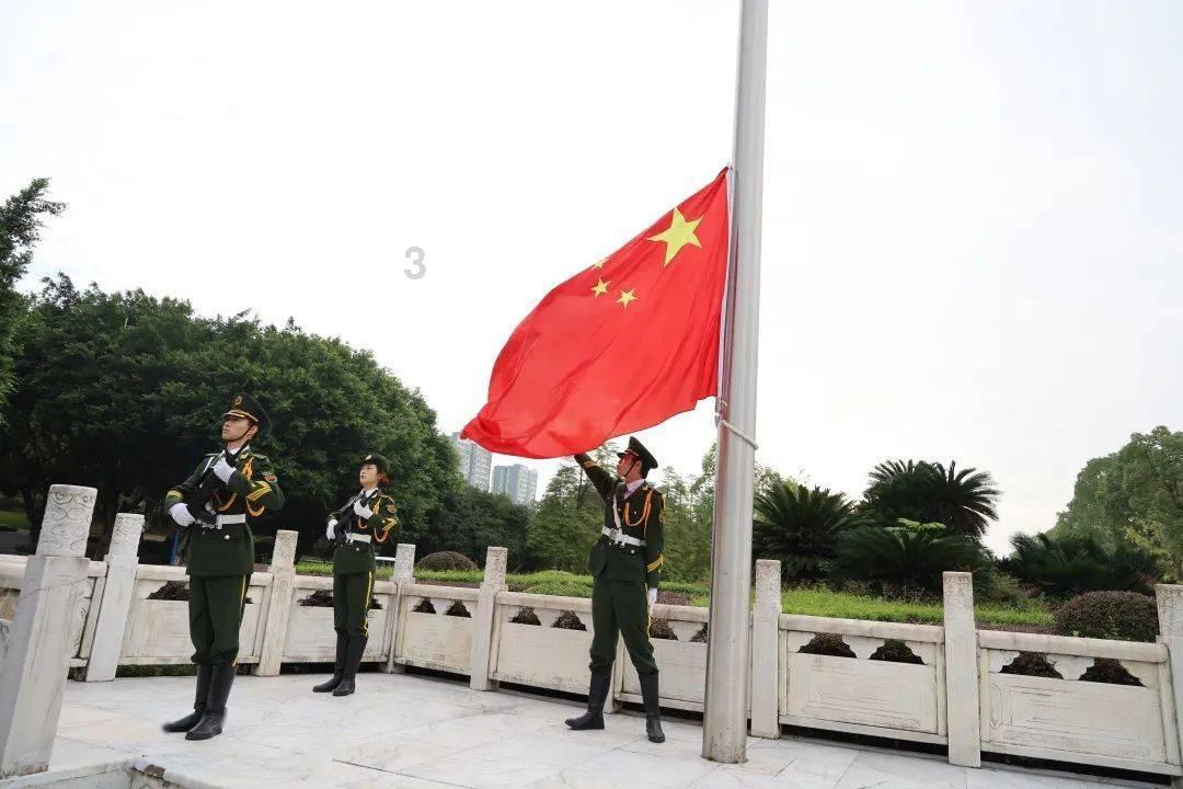 1884年的今天，称霸亚洲的“定远”和“镇远”号铁甲舰装备完成