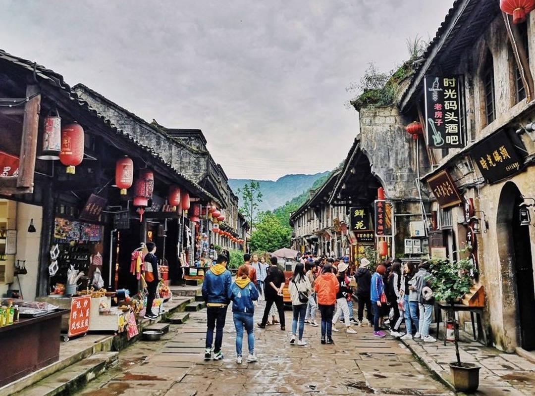 究竟为什么没有朝代能跳出历史轮回呢？游戏画面